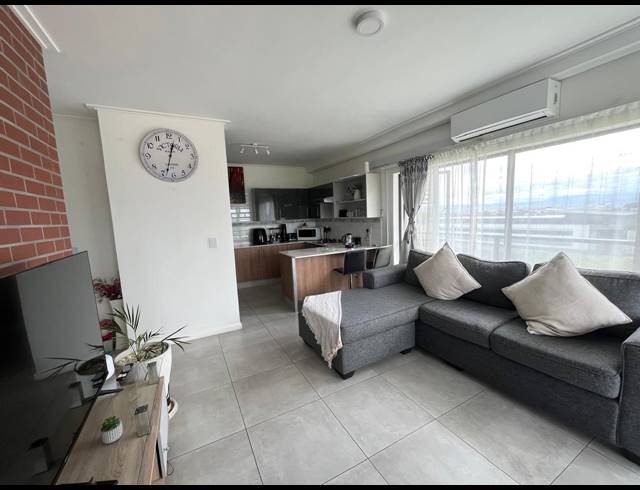 2 BEDROOM APARTMENT FOR SALE IN UMHLANGA RIDGE